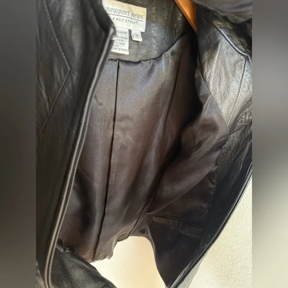 🖤 Newport News Easy Style Women’s Black Leather Jacket EUC - Picture 8 of 10